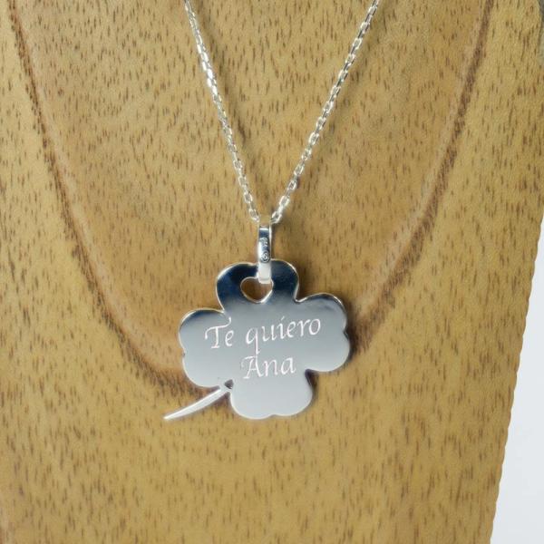Colgante de plata gran trébol