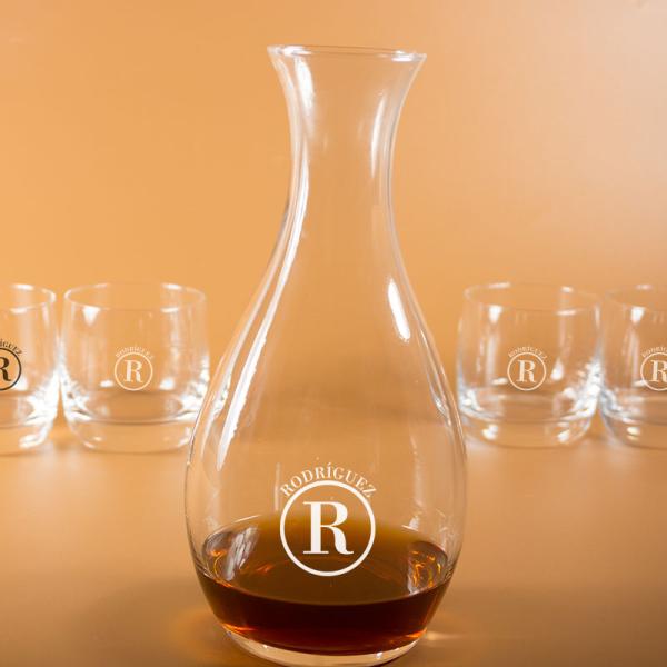 Decantador y vasos de whisky personalizado