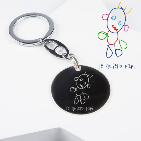 Llavero de plata con el dibujo de tu hijo grabado