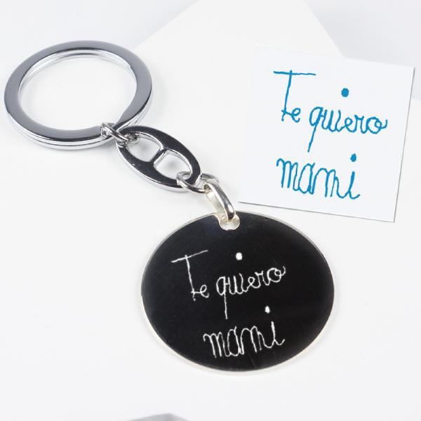 Llavero de plata con tu letra grabado