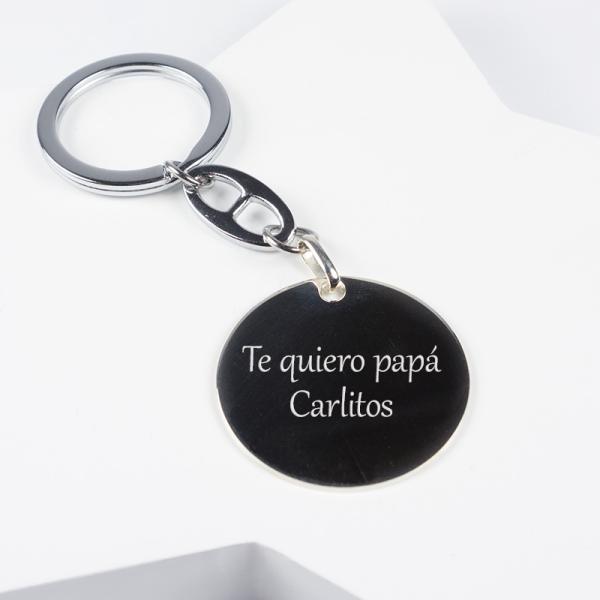 Llavero de plata grabado