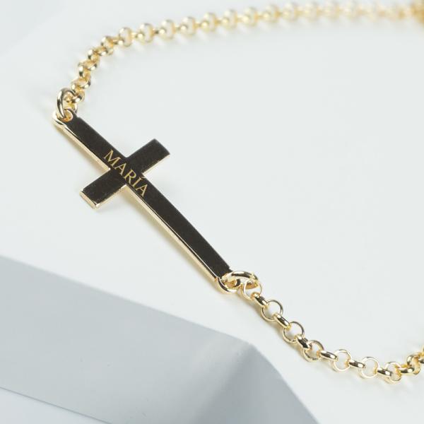 Pulsera cruz personalizada bañada en oro