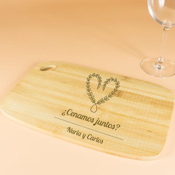 Tabla de madera grabada con corazón