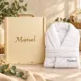 Regalos personalizados: Regalos bordados: Albornoz bordado en la espalda