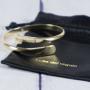 Regalos personalizados: Joyas personalizadas: Brazalete dorado grabado