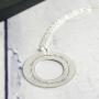 Regalos personalizados: Joyas personalizadas: Colgante ficha de plata grabada para profe