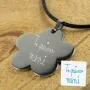 Regalos personalizados: Joyas personalizadas: Colgante flor con tu letra grabada