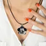 Regalos personalizados: Joyas personalizadas: Colgante flor grabado