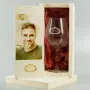 Regalos personalizados: Cristaler&iacute;a personalizada: Copa de vino grabada en caja de madera con foto