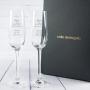 Regalos personalizados: Cristaler&iacute;a personalizada: Copas de cava con texto grabado