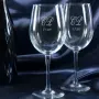 Regalos personalizados: Cristaler&iacute;a personalizada: Copas de vino con iniciales grabadas