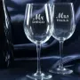 Regalos personalizados: Cristaler&iacute;a personalizada: Copas de vino grabadas Mr y Mrs