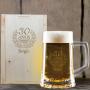 Regalos personalizados: Cristaler&iacute;a personalizada: Jarra de cerveza en caja de madera para cumplea&ntilde;os