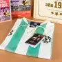 Regalos personalizados: Kits regalo: Kit futbolero para nost&aacute;lgico: camiseta antigua y libro de f&uacute;tbol