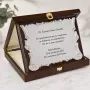 Regalos personalizados: Dise&ntilde;o y decoraci&oacute;n: Placa de homenaje personalizada en caja de madera