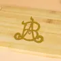 Regalos personalizados: Dise&ntilde;o y decoraci&oacute;n: Tabla de madera con monograma grabado