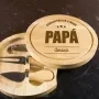 Regalos personalizados: Regalos con nombre: Tabla de quesos personalizada para pap&aacute;
