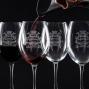 Regalos personalizados: Cristaler&iacute;a personalizada: Copas de vino y decantador con escudo