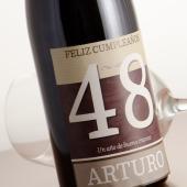 Botella de vino con etiqueta especial años