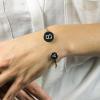 Joyas personalizadas: Brazalete con iniciales grabadas