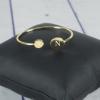 Joyas personalizadas: Brazalete con iniciales grabadas