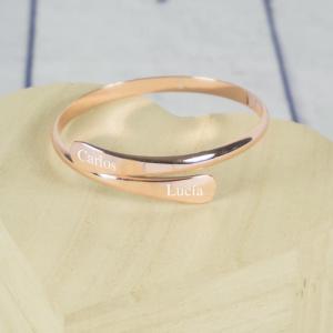 Brazalete dorado grabado