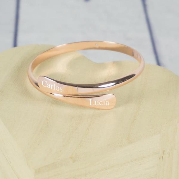 Brazalete dorado grabado