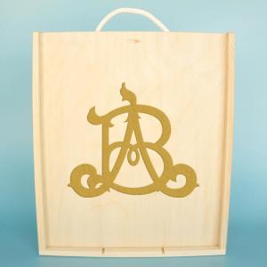 Caja botellas de vino con monograma grabado