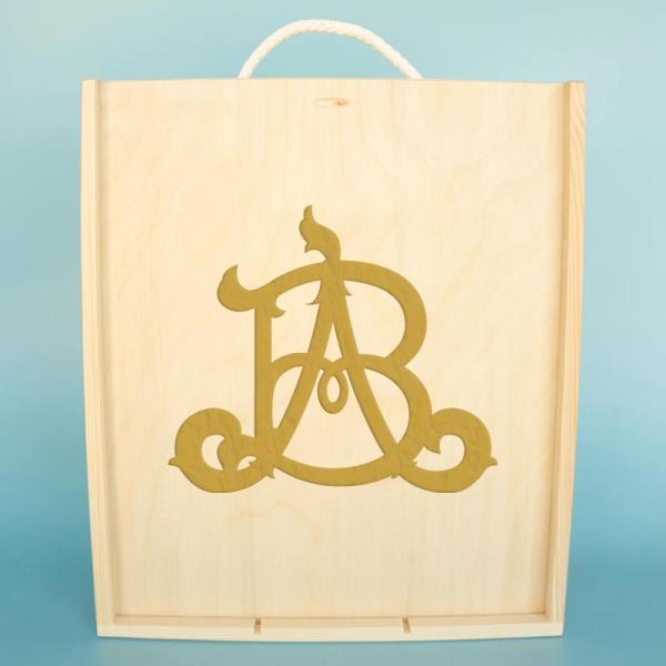 Caja botellas de vino con monograma grabado