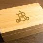 Regalos personalizados: Regalos con nombre: Caja de roble personalizada con monograma