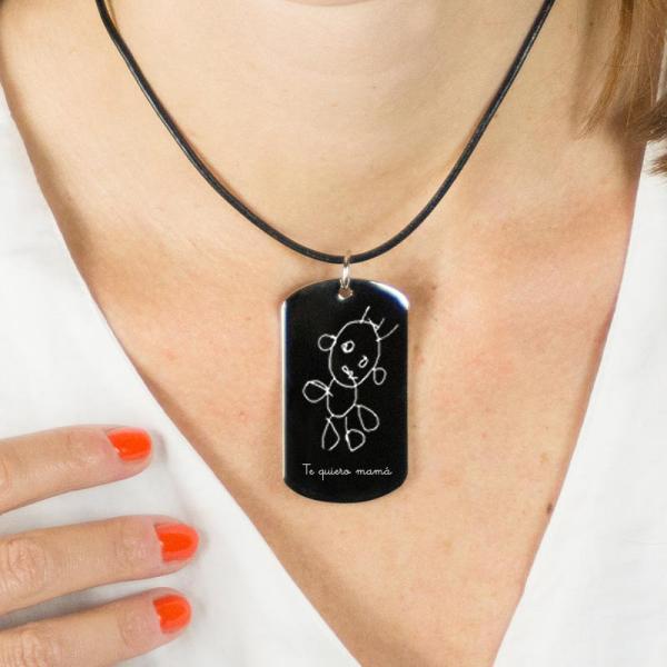 Colgante con el dibujo de tu hijo grabado