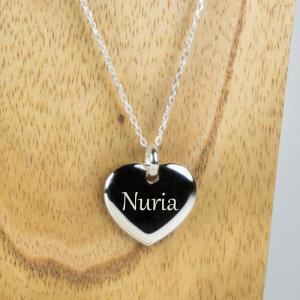 Colgante corazón de plata grabado