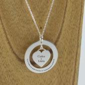 Colgante disco y corazón de plata personalizado