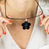 Joyas personalizadas: Colgante flor con el dibujo de tu hijo grabado