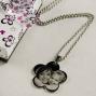 Regalos personalizados: Joyas personalizadas: Colgante flor grabado