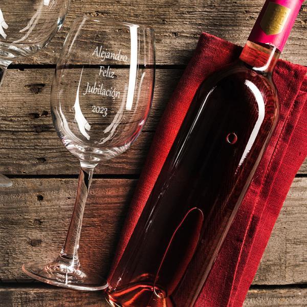 Copa de vino grabada para jubilación