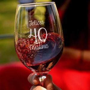 Copa de vino para cumpleaños grabada