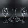 Cristalería personalizada: Copas y decantador con dos escudos