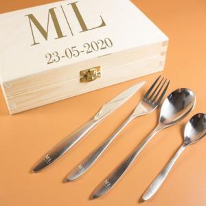 Cubertería personalizada con monograma