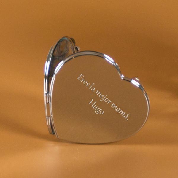 Espejo corazón para el bolso grabado