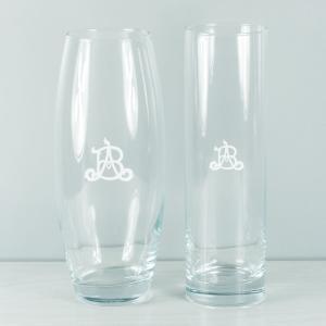 Florero grabado con monograma