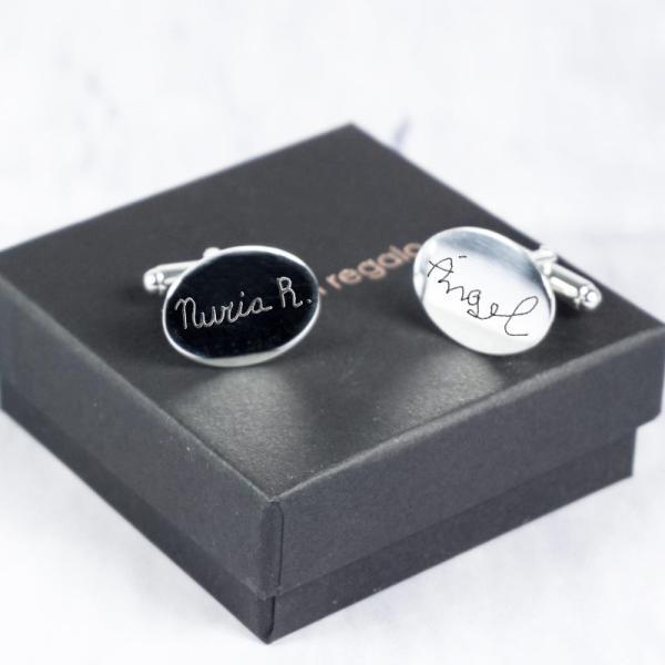 Gemelos de plata grabados con tu letra