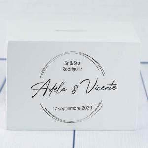 Hucha de madera para pareja personalizada
