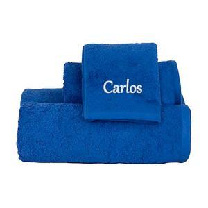 Juego de toallas con nombres bordados