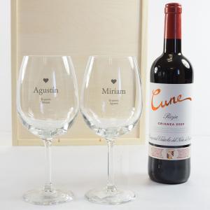 Kit con Vino Cune Crianza con copas grabadas