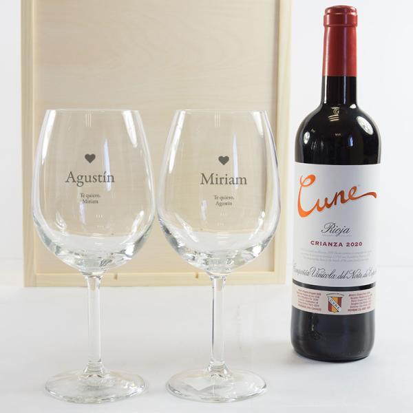 Kit con Vino Cune Crianza con copas grabadas
