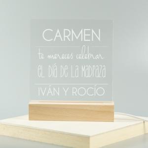 Lámpara led grabada para madre 'Te mereces'