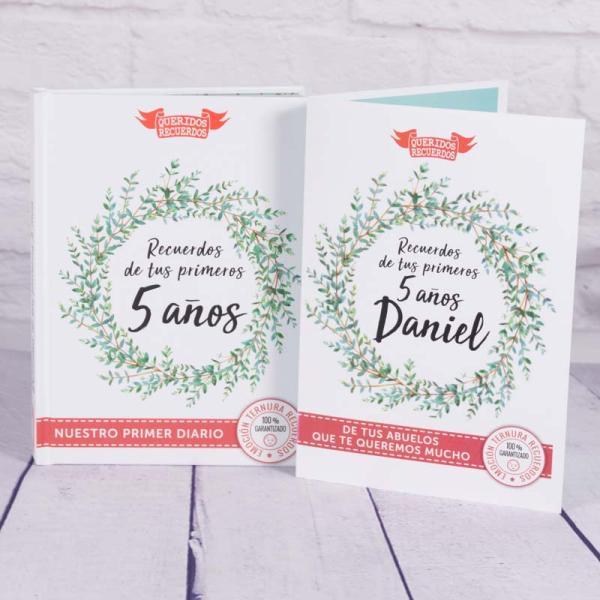 Libro 'Recuerdos de tus primeros 5 años' con tarjeta personalizada