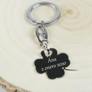 Llavero de plata trébol grabado