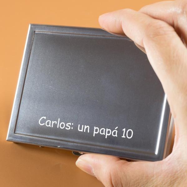 Pitillera metálica grabada